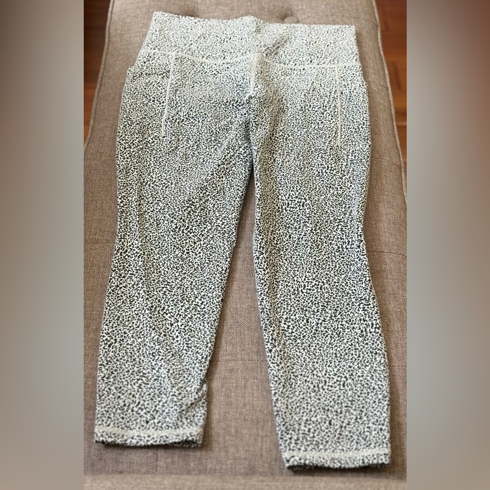 Athleta cropped legging Monochrome Patterned High Waist Tights